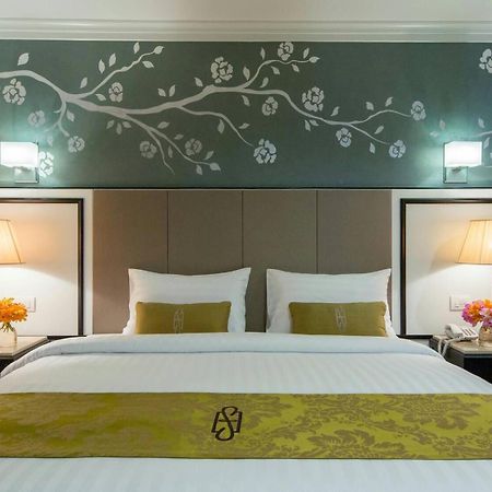 Sara'S Hotel Банкок Екстериор снимка