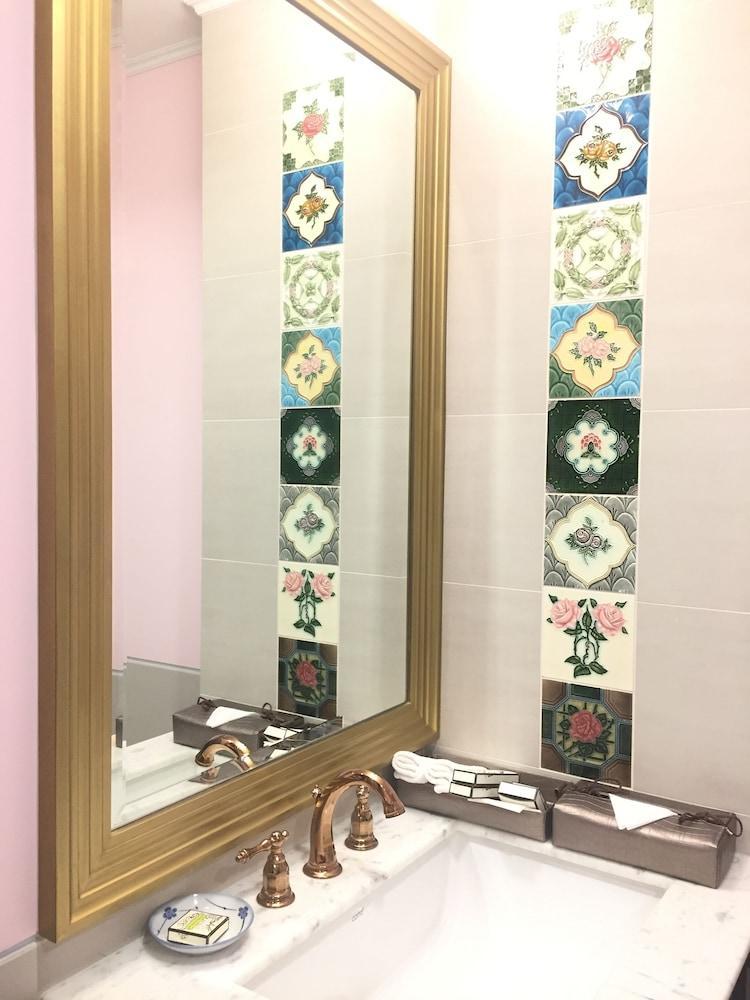 Sara'S Hotel Банкок Екстериор снимка