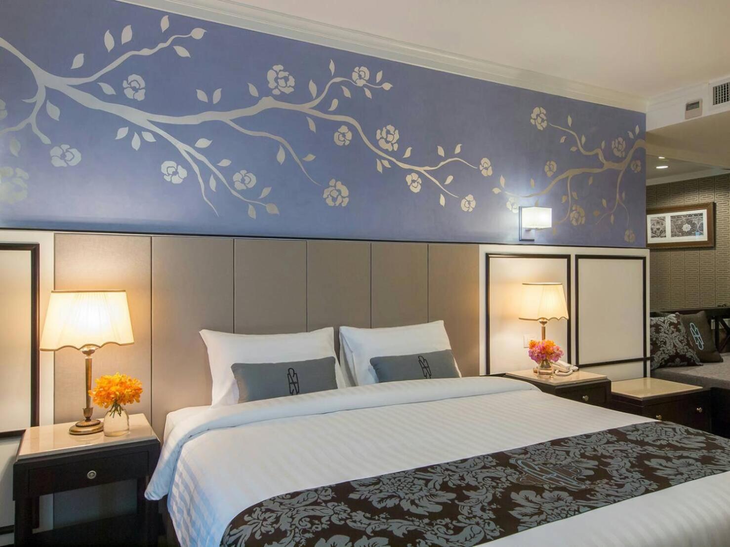 Sara'S Hotel Банкок Екстериор снимка