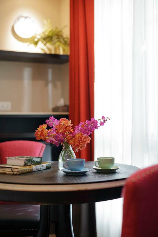 Sara'S Hotel Банкок Екстериор снимка