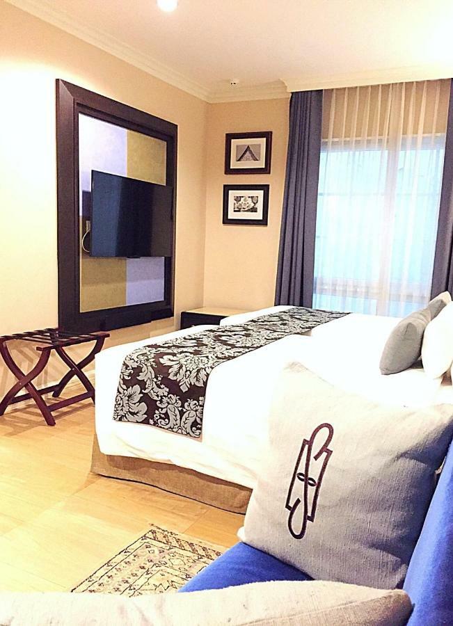 Sara'S Hotel Банкок Екстериор снимка